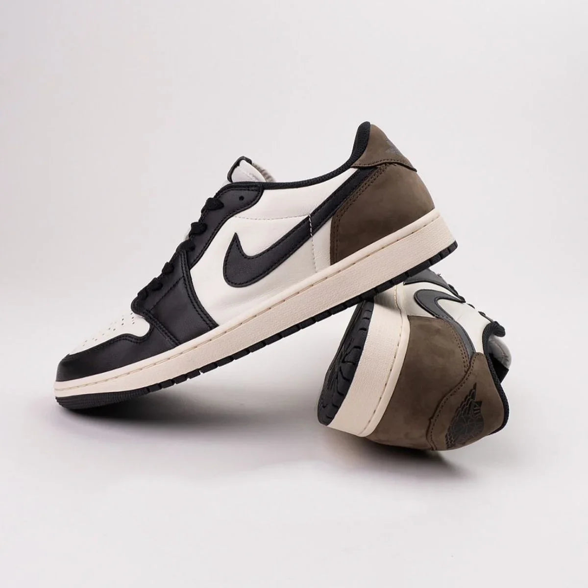 Air Jordan 1 Retro Low OG Mocha