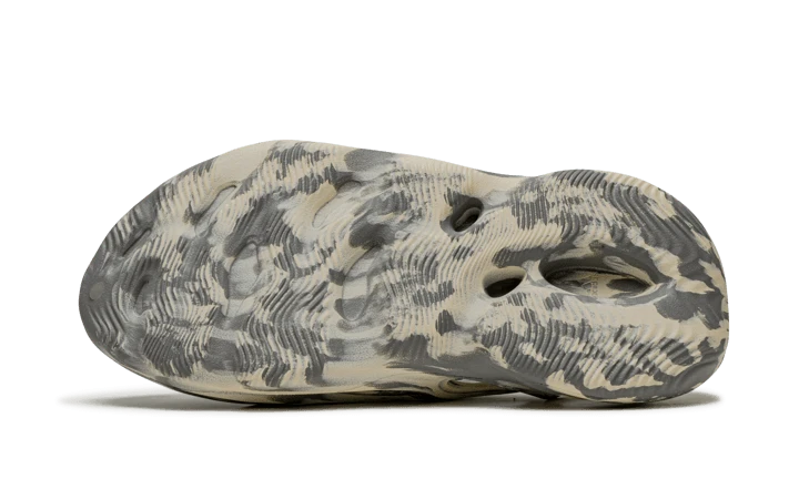 Adidas Yeezy Foam RNNR MXT Moon Gray