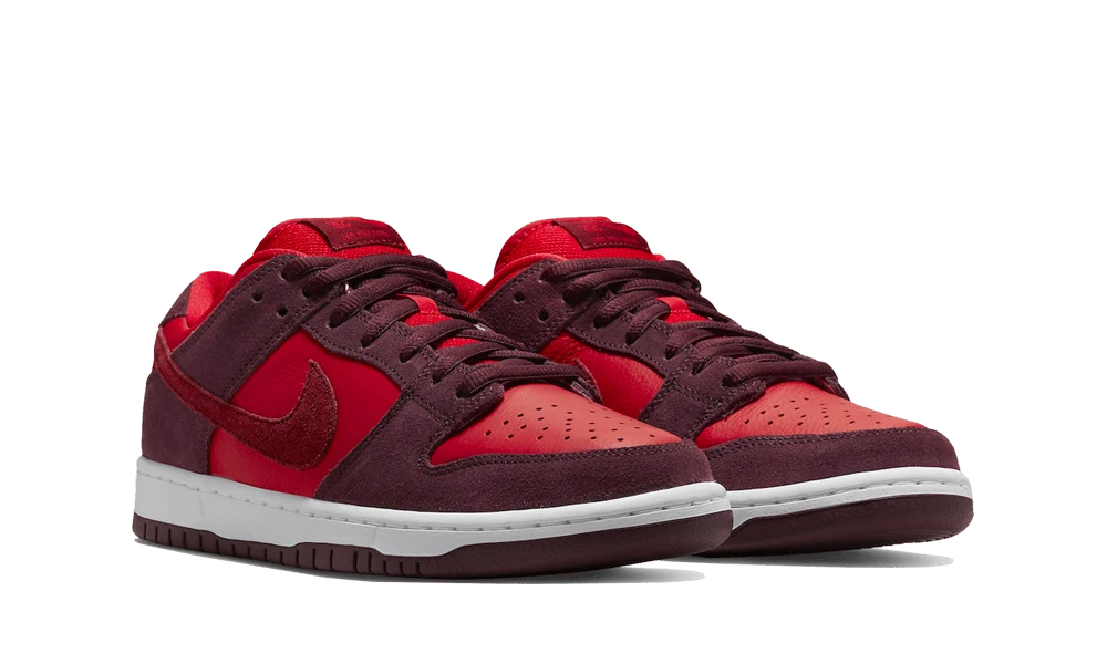 Nike SB Dunk Low Cherry
