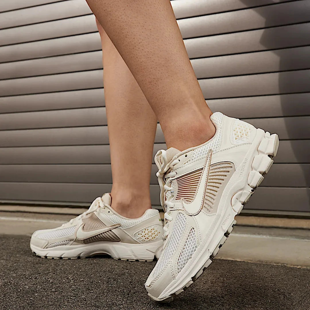 Nike Zoom Vomero 5 Sail Light Orewood Brown