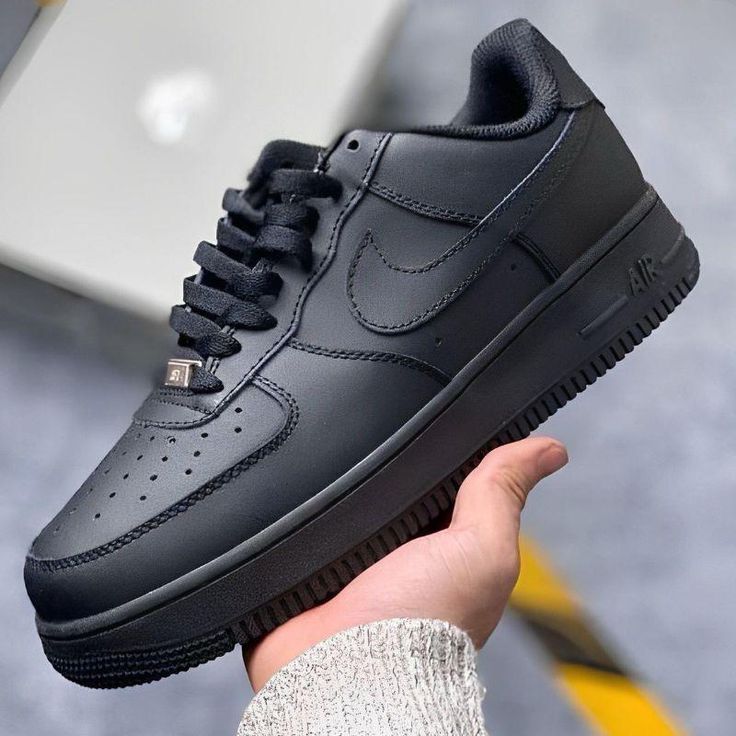 Nike Air Force 1 Low '07 Black Main1