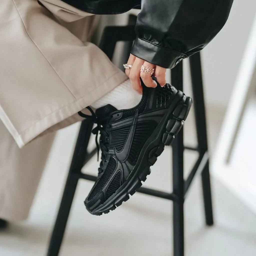 Nike Zoom Vomero 5 Triple Black