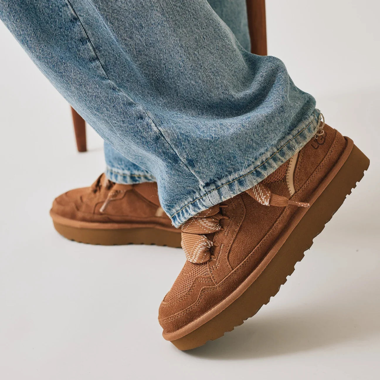 UGG Lowmel Chestnut Main1