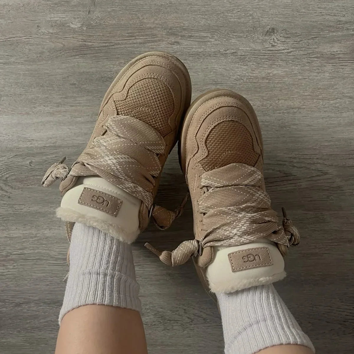 UGG Lowmel Sand