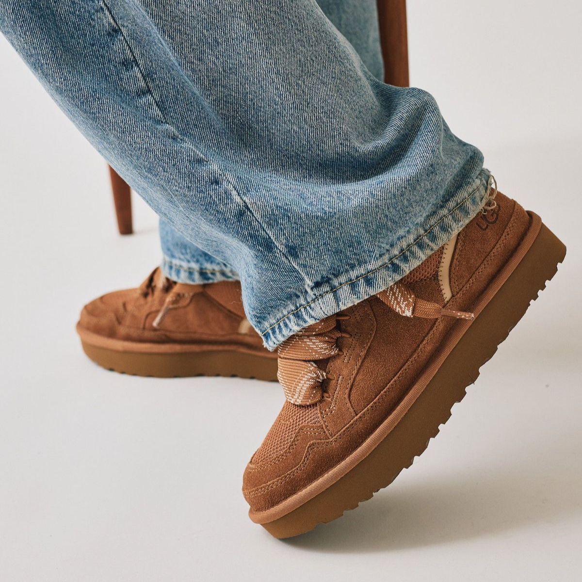 UGG Lowmel Chestnut